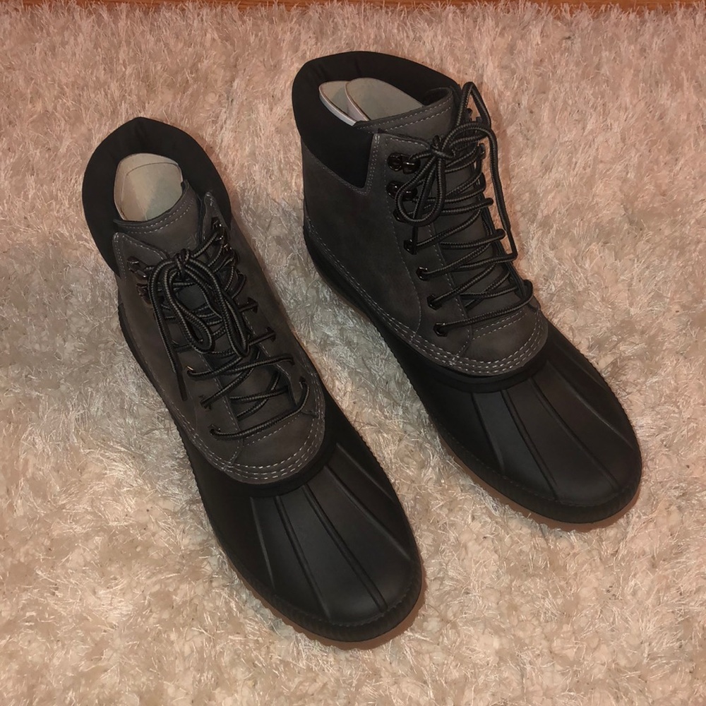 Tommy Hilfiger Duck Boots NWT - Picture 2 of 4